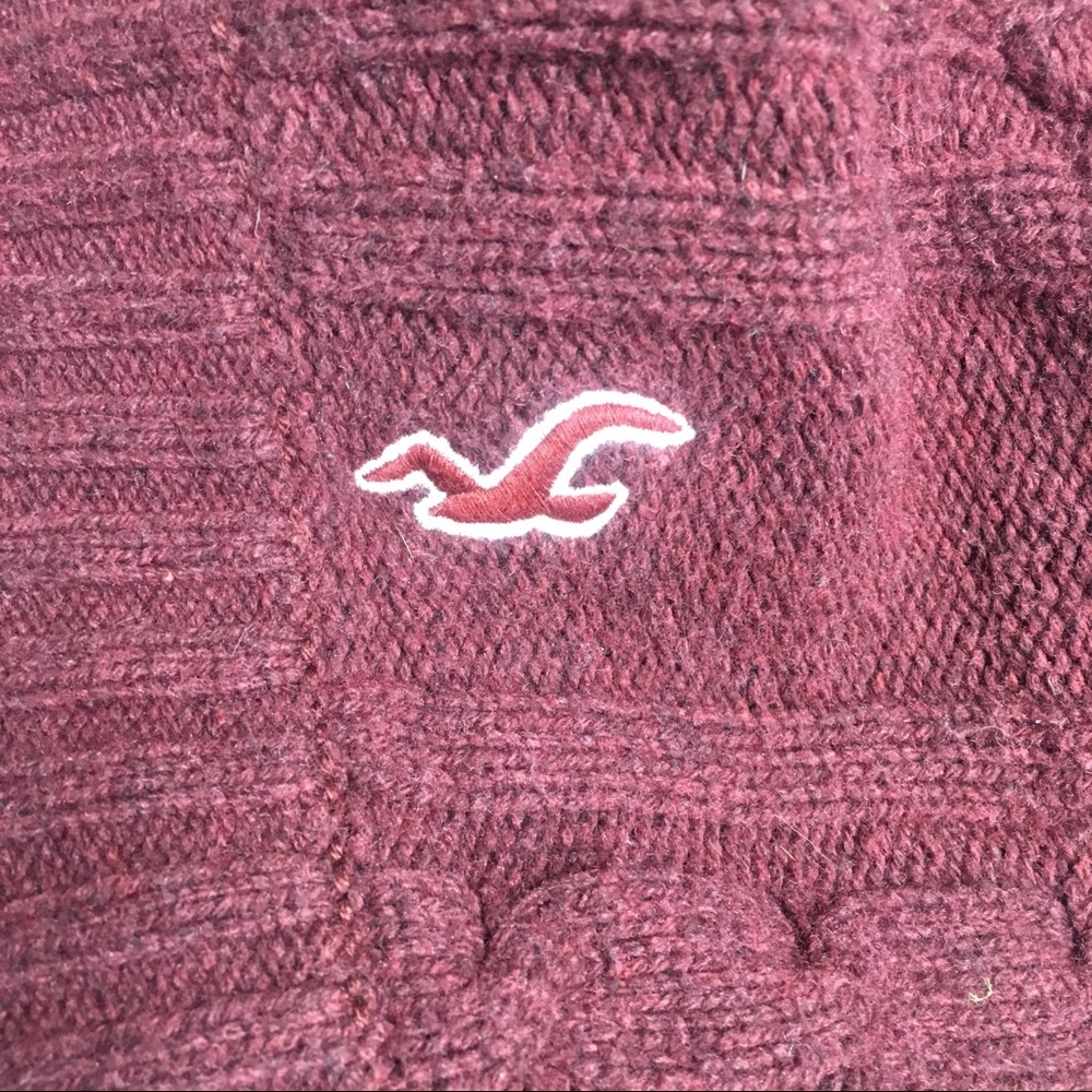 ❌SOLD❌ Hollister Burgundy Cable Knit Cardigan - Picture 5 of 8